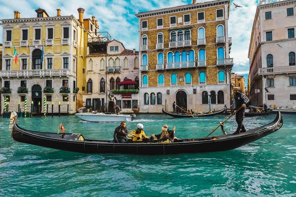 Pasear en góndola por Venecia