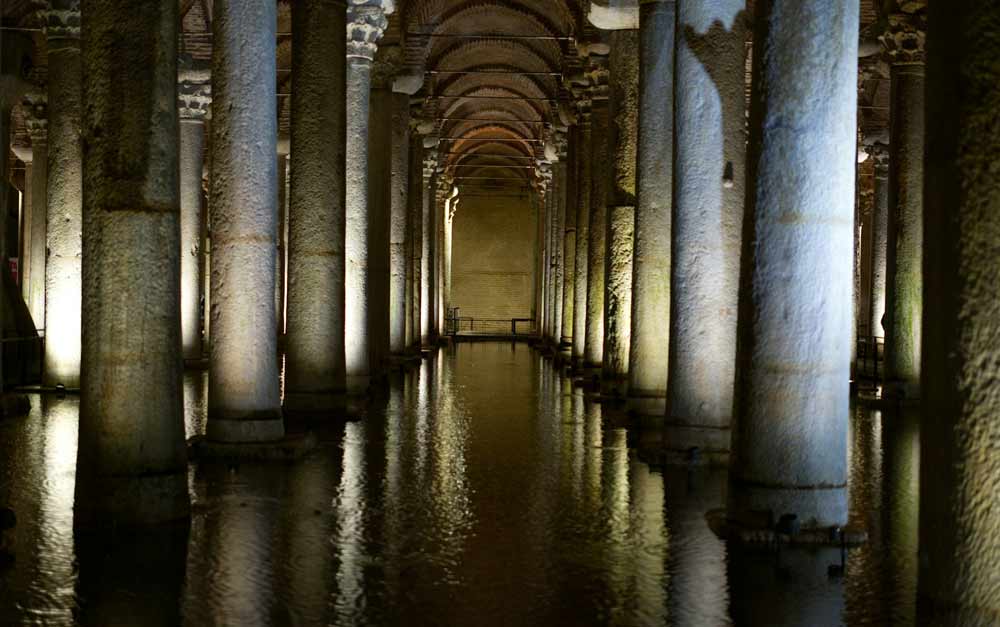 Cisterna Basílica: el palacio subterráneo