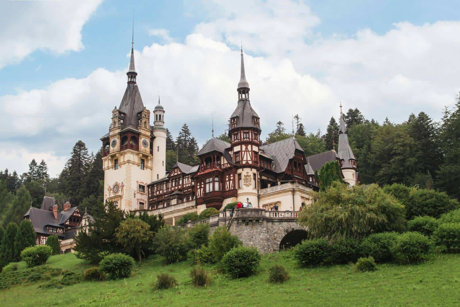 castelo de peles em sinaia na romenia